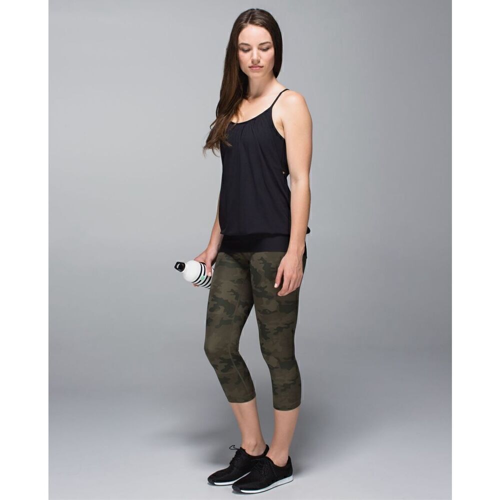 Lululemon Wunder Under Crop *Full-On Luxtreme Savasana Camo 20cm Fatigue Green S